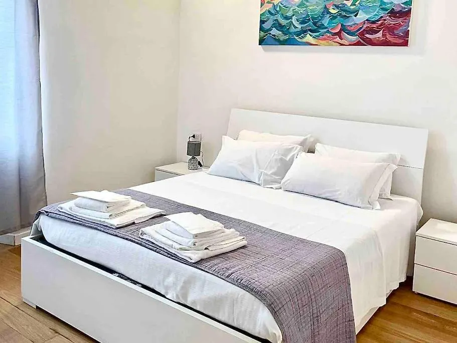 Apartment Isola - Garibaldi Lovely Apt. With Netflix And Wifi Milan